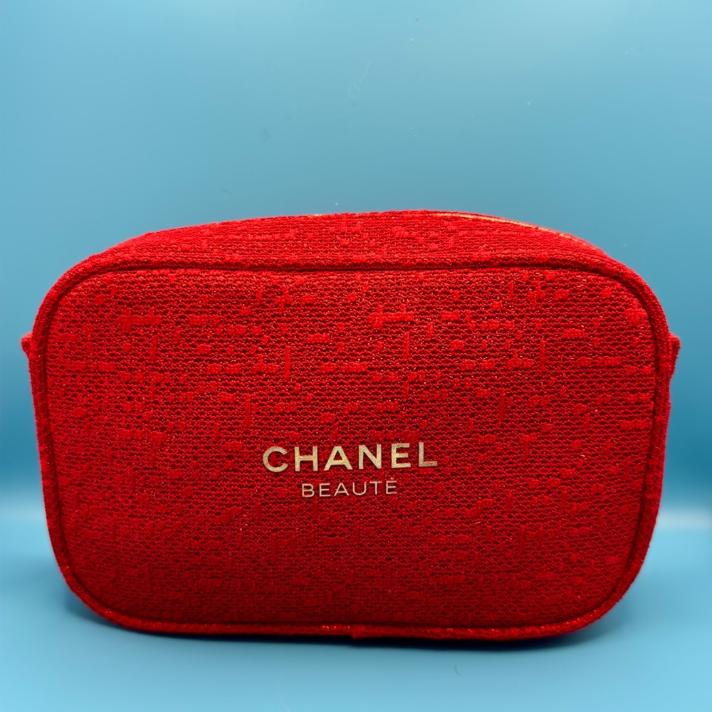 CHANEL Beauté Vibrant Red Cosmetics Pouch
